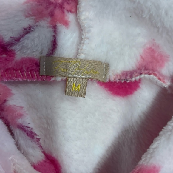 Pink sweater with cherries & bows - Picture 4 of 5